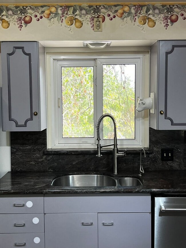 Building Photo - 808 Helvetia Ave