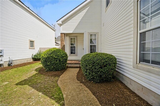 Building Photo - 2212 Creeks Edge Dr