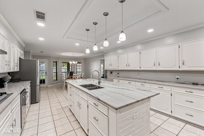 Building Photo - 4 Bedroom 3.5 bath in Greenacres