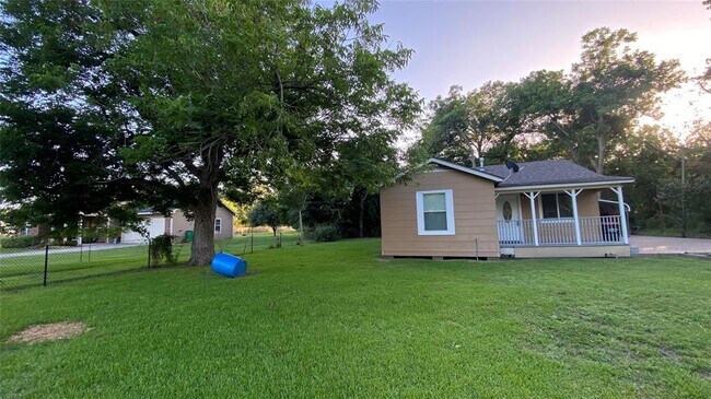 Primary Photo - 3427 McKinney Rd