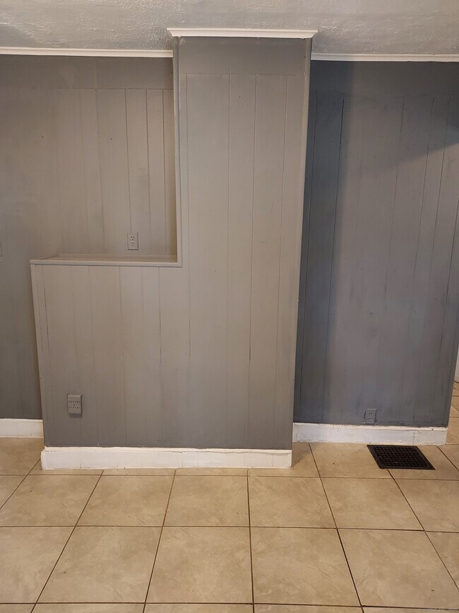 Building Photo - 339 Shelton Ave