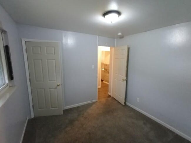 Building Photo - Cozy 2 bedroom 1 bathroom brick ranch
