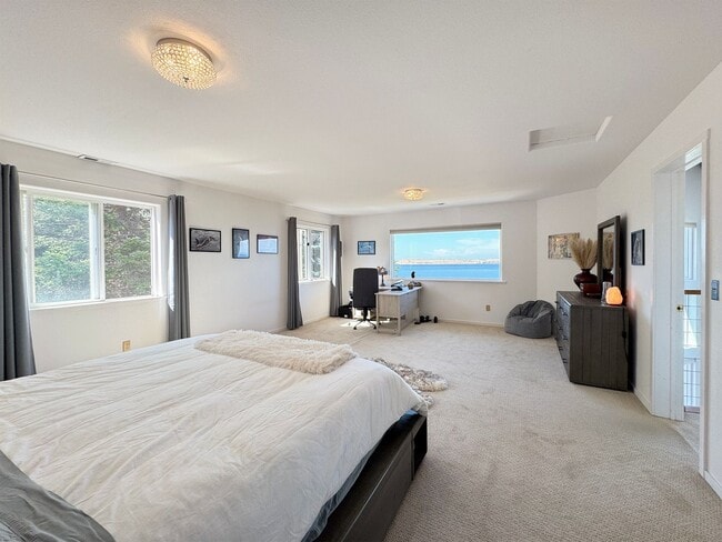 Building Photo - Stunning Home for Lease in Diamond Point