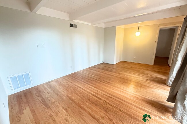 Building Photo - Spacious 4 Bedroom Home in San Mateo Hills with Dual Primary Suites