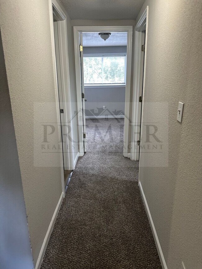 Building Photo - 2411 S Sterling Ave