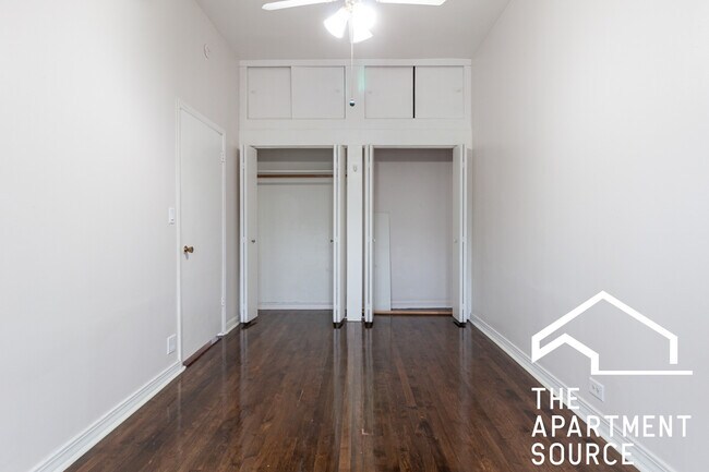 Building Photo - 3345 N Clark St