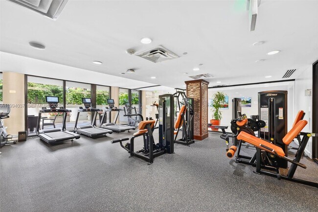 Building Photo - 2800 Island Blvd