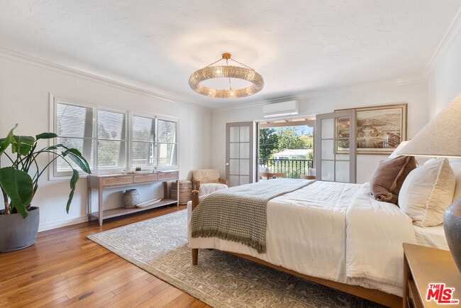 Building Photo - 864 Wellesley Ave