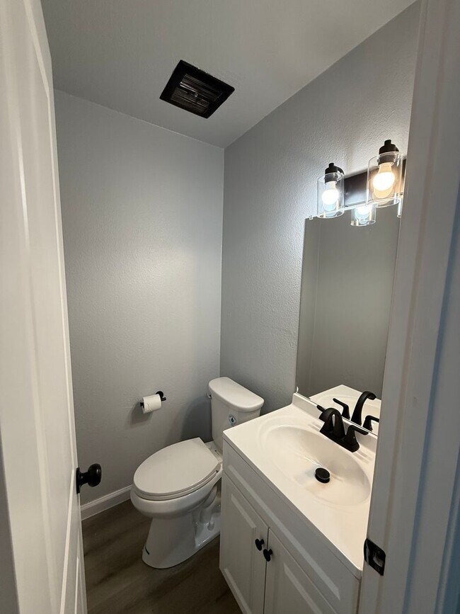 Building Photo - 4004 Scruggs Dr
