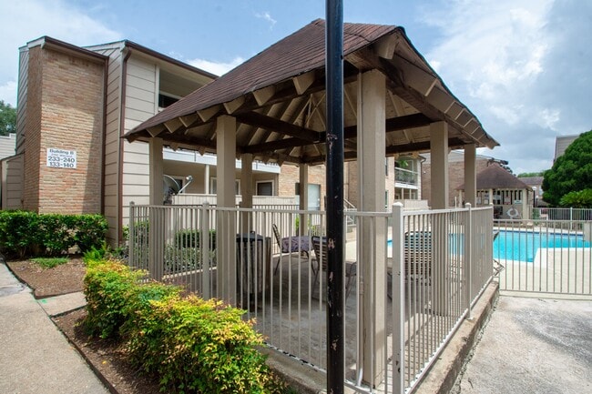 Building Photo - 2110 Wilcrest Dr