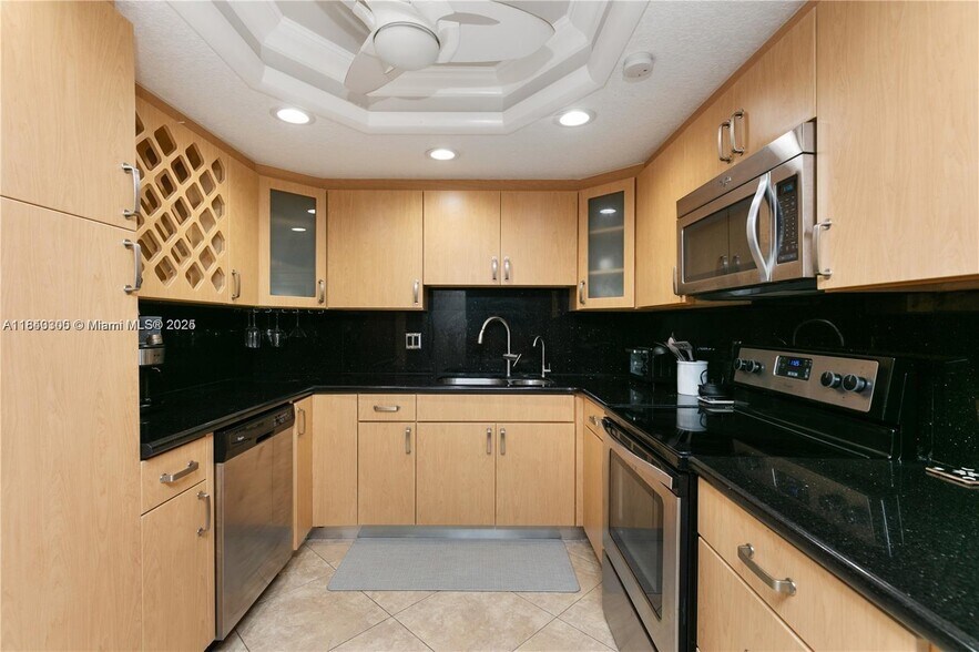 Building Photo - 1500 S Ocean Dr