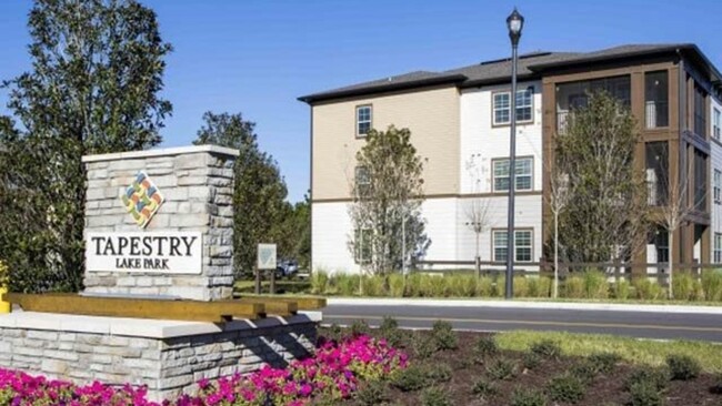 Building Photo - 18402 Tapestry Lake Cir