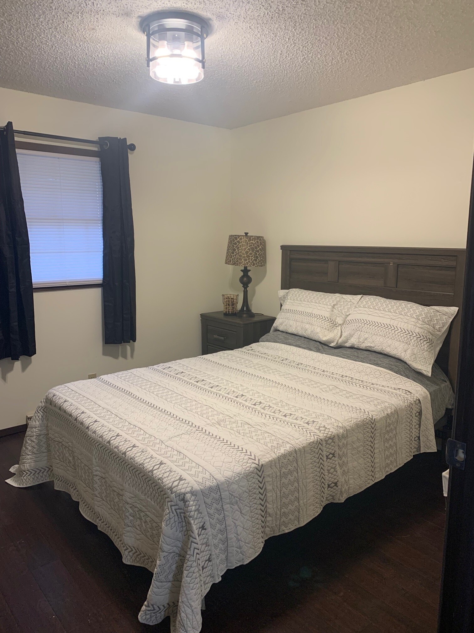 Building Photo - 617 4th St