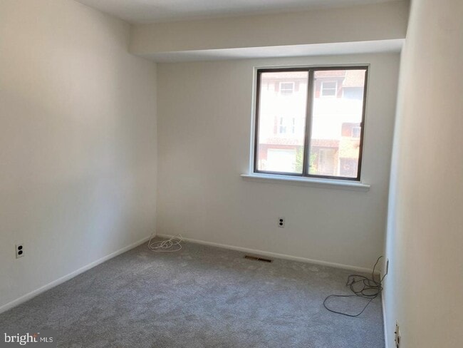 Building Photo - 49 Helios Ct