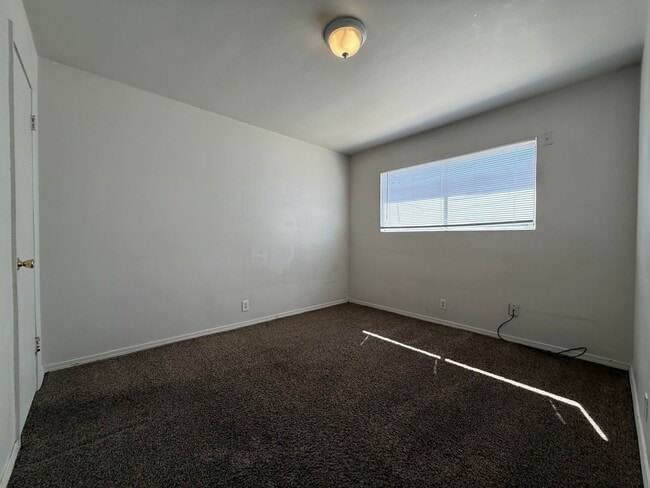 Building Photo - 507 Tyler St