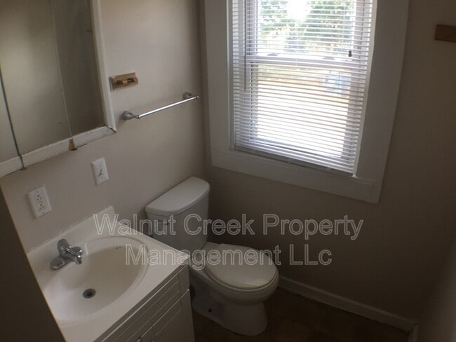 Building Photo - 2105 E 31st St