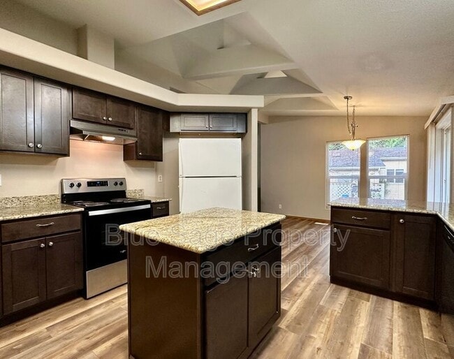 Building Photo - 1375 S Bagley Creek Rd