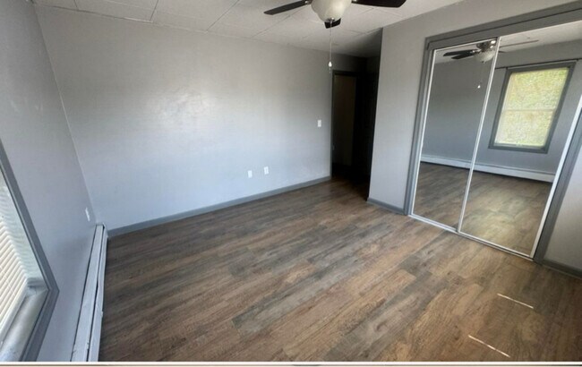 Building Photo - 413 Stephenson St