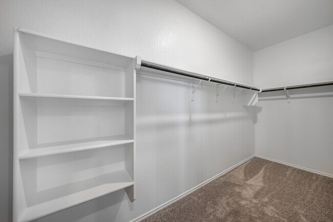 Building Photo - 508 English Oak St
