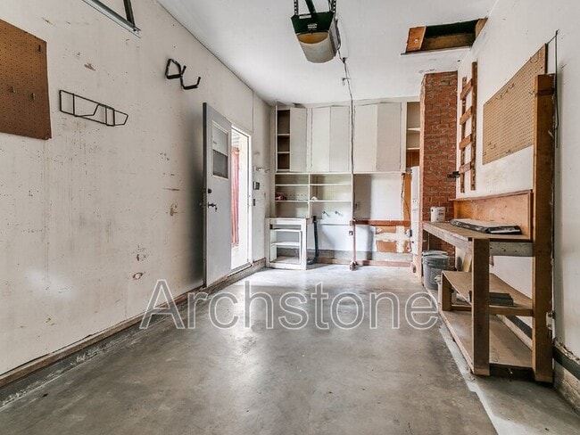 Building Photo - 2617 NW 37th St