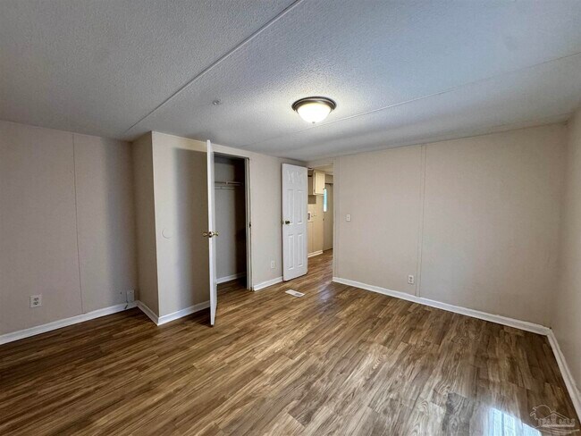 Building Photo - 3992 McCutchin Dr