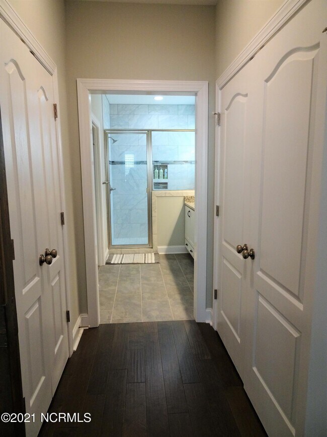 Building Photo - 217 Bogue Carrier Ct