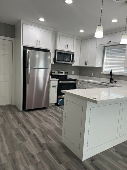 Primary Photo - 6911 Venus Dr