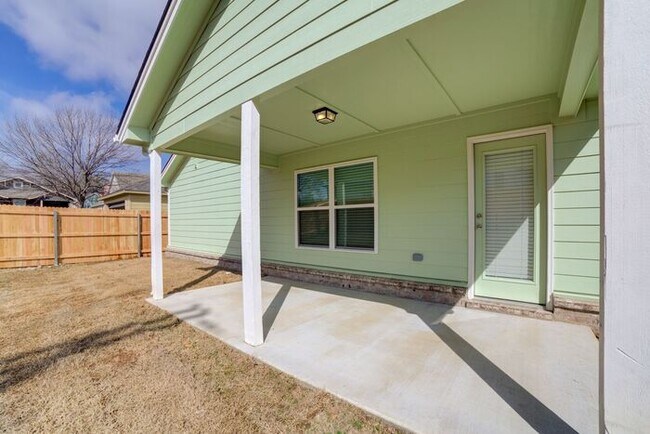 Building Photo - 4/2.5/2 New Construction Available Now!