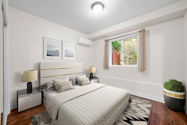 Building Photo - 975 Logan Creek Rd