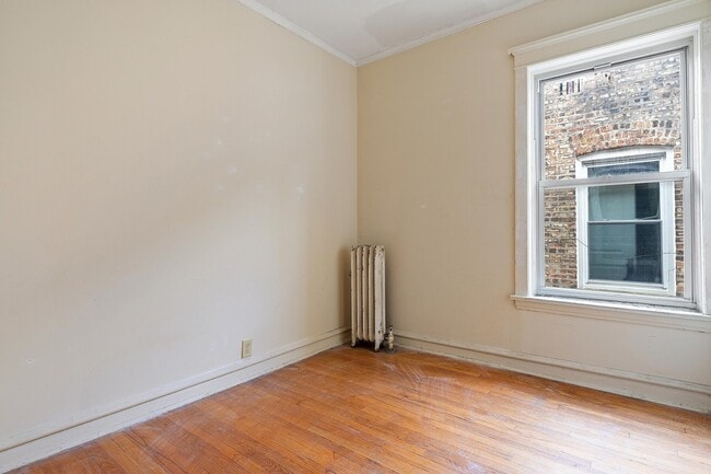 Building Photo - 5126 S Greenwood Ave