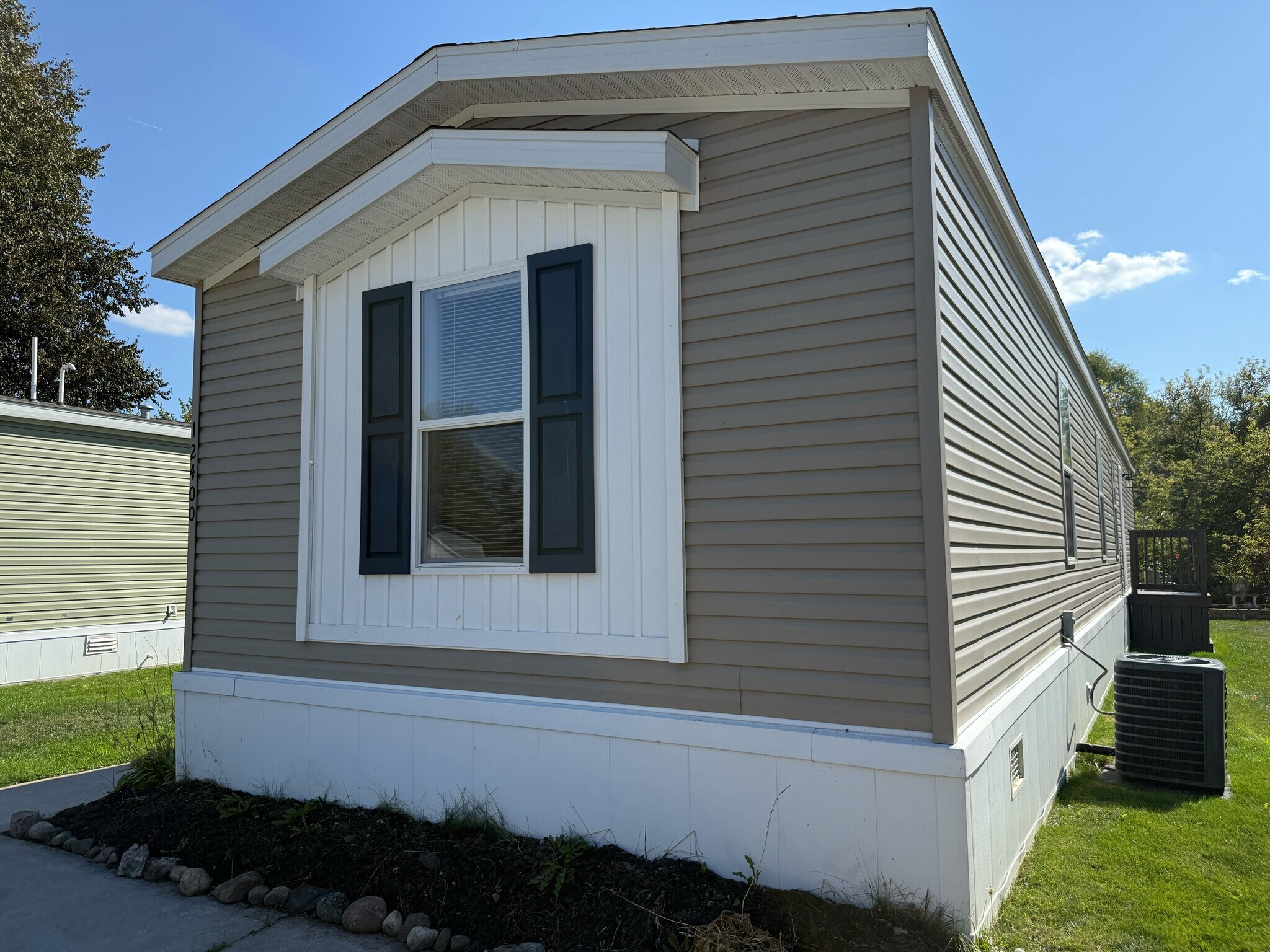 Building Photo - 12400 Creekview Ave