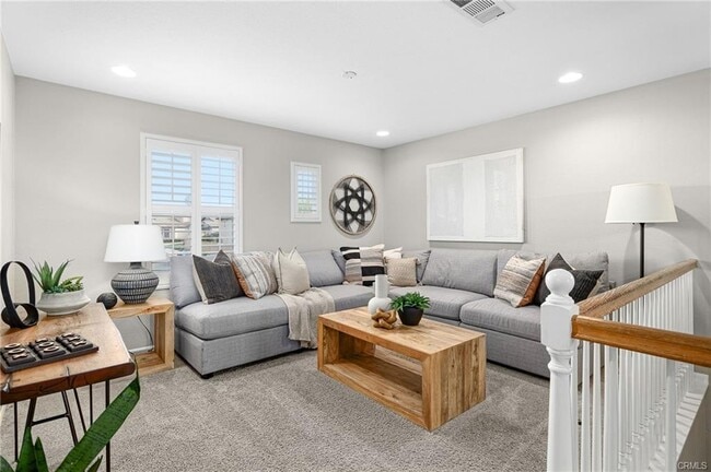 Building Photo - 45023 Silver Rose St