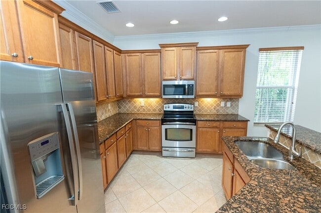 Building Photo - 10094 Mimosa Silk Dr