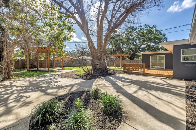 Building Photo - 412 Mira Vista Dr