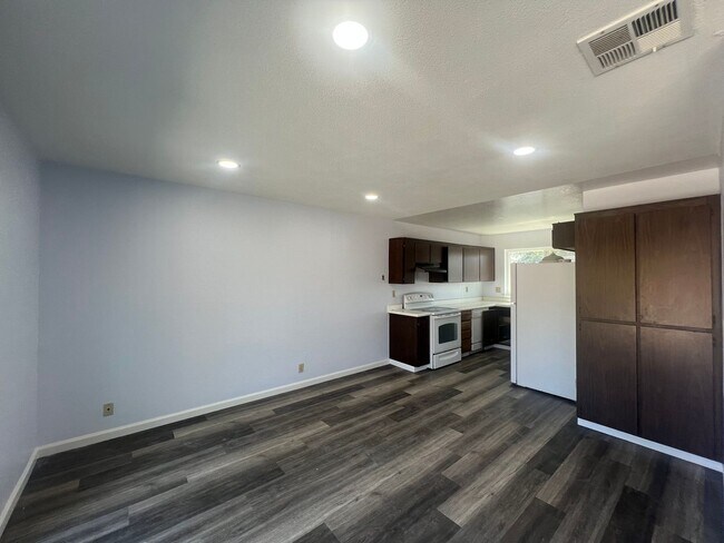 Building Photo - Welcome to 5322 Carryback!