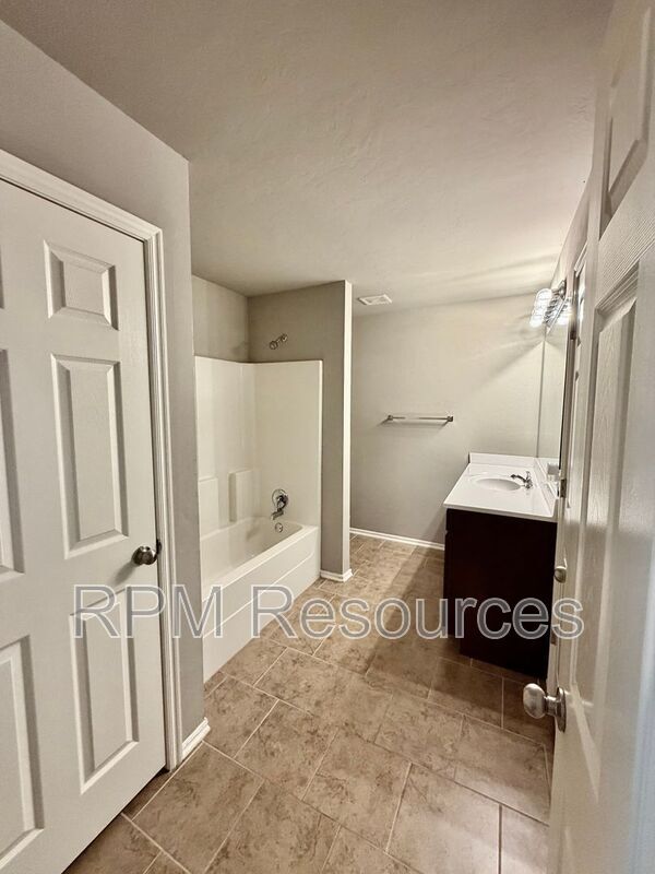 Building Photo - 2816 Cider Mill Ln