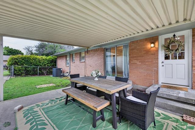 Building Photo - 105 S Weatherred Dr