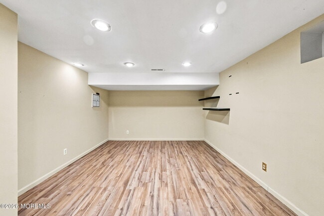 Building Photo - 276 Longwood Dr