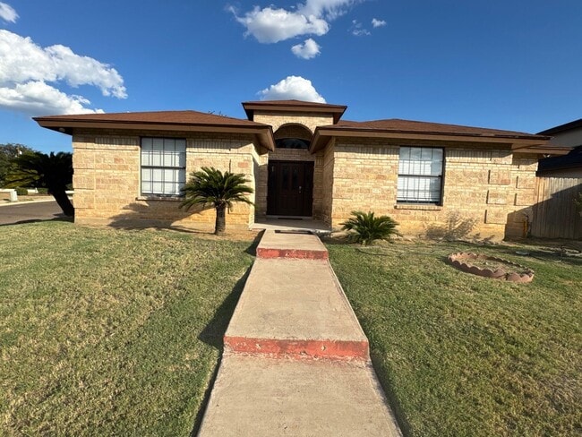 Primary Photo - 439 Puig Dr