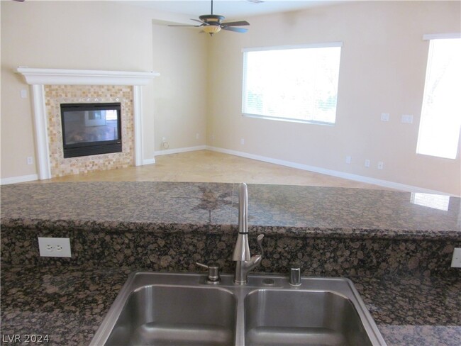 Building Photo - 7225 Fern Meadow St
