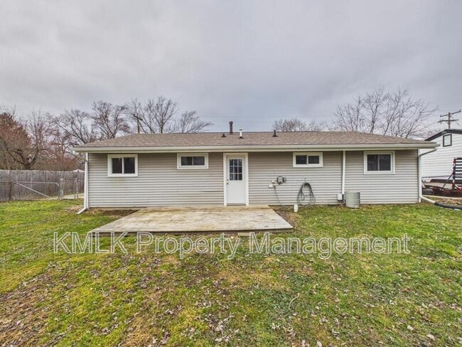 Building Photo - 3434 Lawndale Dr