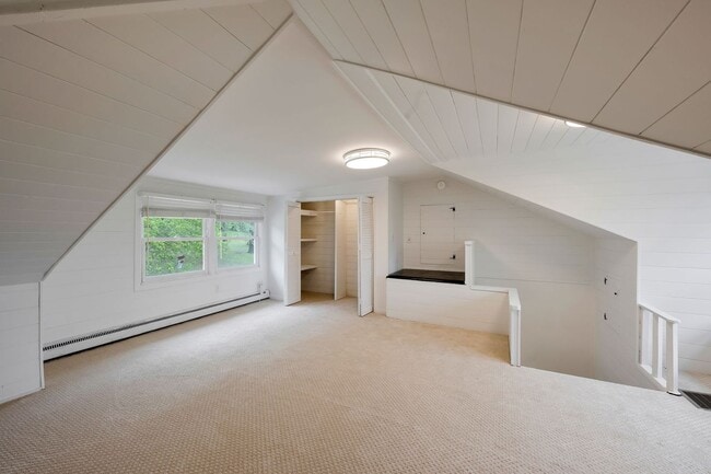 Building Photo - Awesome 3BE/2BA ranch style home in the WestMeade area!