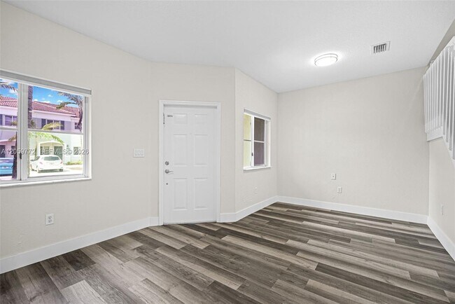 Building Photo - 1681 SE 30th St