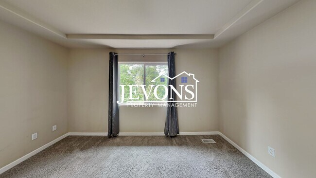 Building Photo - Free rent for September if you move in now...