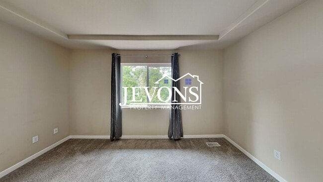 Building Photo - Spacious 5-bedroom home in a great community with 2-car garage, washer and dryer, just minutes fr...