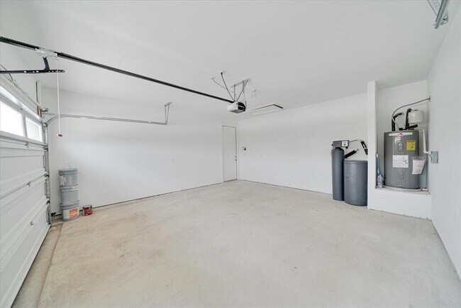 Building Photo - 316 Peace Pipe Way