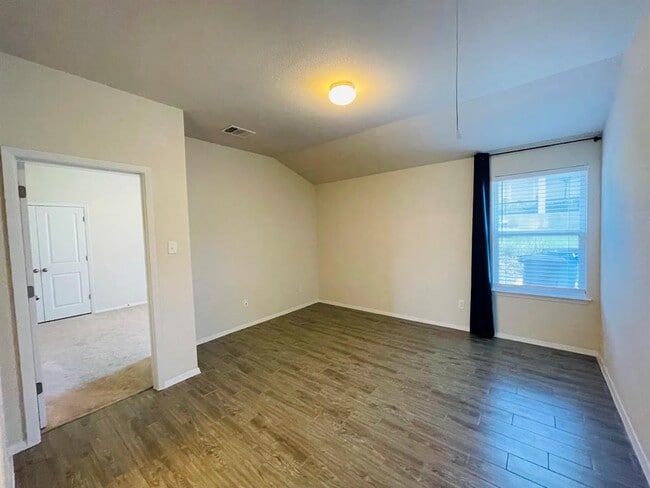 Building Photo - 3803 Overhill Dr