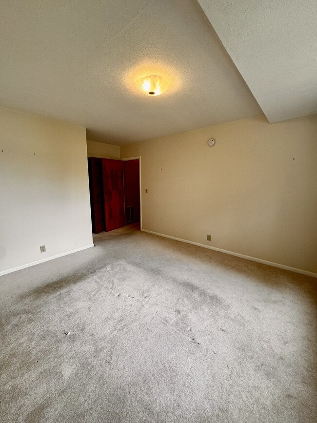 Building Photo - 15344 Dutchmans Dr