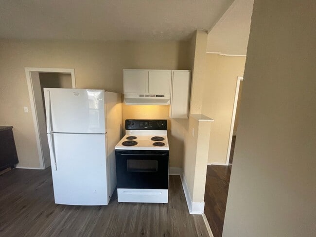 Building Photo - SECTION 8 and EDEN Accepted!! Stunning 4-Bed, 2-Bath Renovation in Lorain!!