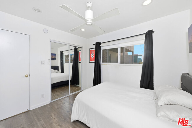 Building Photo - 1914 Pacific Ave